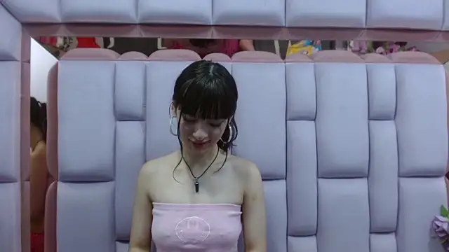 Snapshot of Aurora_18 chatting on February 1, 2025, 12:40 am Aurora 18 online show from February 1, 2025, 12:40 am