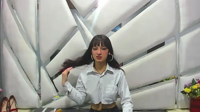 Snapshot of Aurora_18 chatting on February 23, 2025, 12:19 am Aurora 18 online show from February 23, 2025, 12:19 am