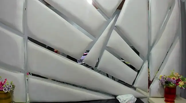 Snapshot of Aurora_18 chatting on March 18, 2025, 8:59 pm Aurora 18 online show from March 18, 2025, 8:59 pm