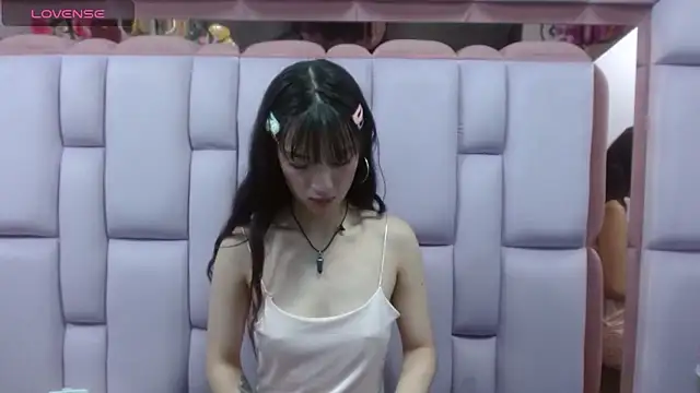 Snapshot of Aurora_18 chatting on March 22, 2025, 8:59 pm Aurora 18 online show from March 22, 2025, 8:59 pm