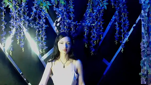 Snapshot of Aurora_18 chatting on September 13, 2025, 2:17 pm Aurora 18 online show from September 13, 2025, 2:17 pm