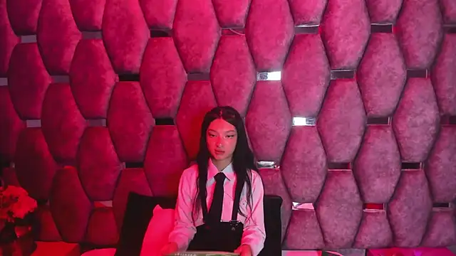 Snapshot of Aurora_18 chatting on September 19, 2025, 2:18 pm Aurora 18 online show from September 19, 2025, 2:18 pm