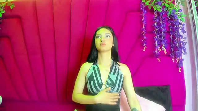 Snapshot of Aurora_18 chatting on October 15, 2025, 2:39 pm Aurora 18 online show from October 15, 2025, 2:39 pm