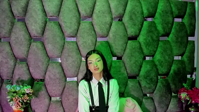 Aurora 18 online show from December 18, 2025, 2:45 pm