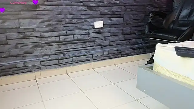 Lilith Zen online show from February 17, 2025, 11:02 am