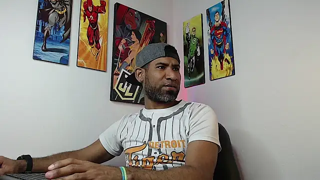 Enriblack92 online show from January 17, 2025, 1:25 am