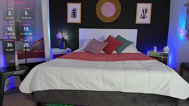 VioletPaket online show from April 9, 2026, 11:37 am