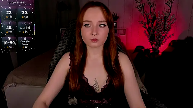 Emma Chery online show from November 11, 2025, 5:40 am