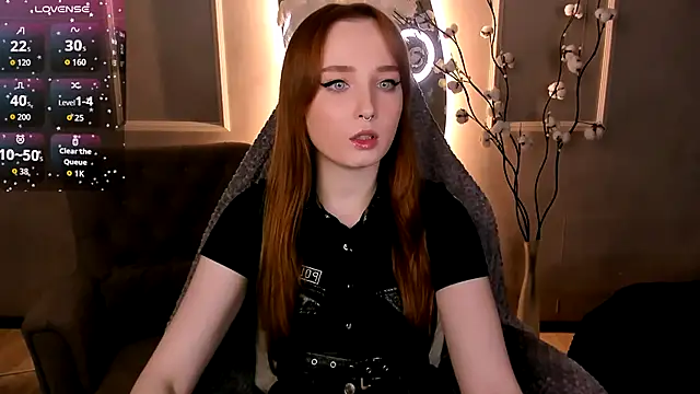 Emma Chery online show from November 23, 2025, 1:44 pm