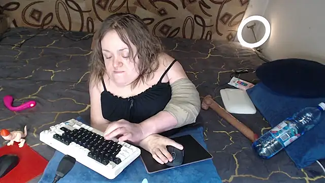 MiniNatalie online show from February 21, 2025, 1:44 pm