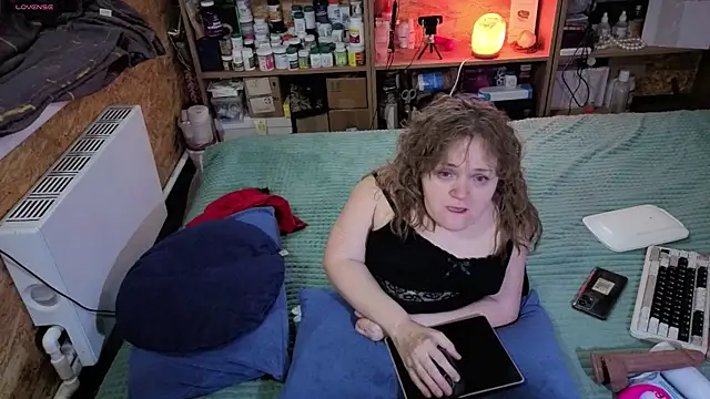 MiniNatalie online show from November 23, 2025, 7:19 am