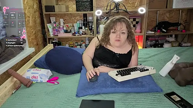 MiniNatalie online show from December 21, 2025, 5:09 pm