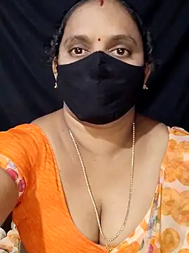 vintage-vibs online show from February 17, 2025, 5:53 pm