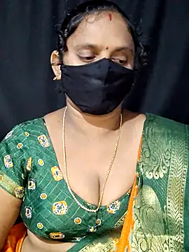 vintage-vibs online show from September 24, 2025, 5:49 pm