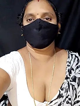 vintage-vibs online show from October 1, 2025, 6:14 pm