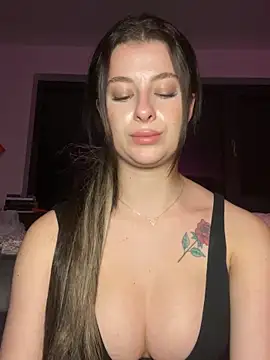 Mia-Minou online show from November 10, 2025, 10:31 pm