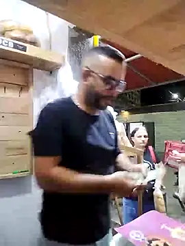 Snapshot of Daos69 chatting on February 6, 2026, 12:04 am Daos69 online show from February 6, 2026, 12:04 am