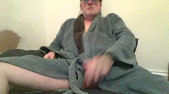 Snapshot of oldenglishguy chatting on December 3, 2024, 9:23 pm oldenglishguy online show from December 3, 2024, 9:23 pm