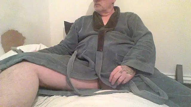 Snapshot of oldenglishguy chatting on January 22, 2025, 7:45 pm oldenglishguy online show from January 22, 2025, 7:45 pm