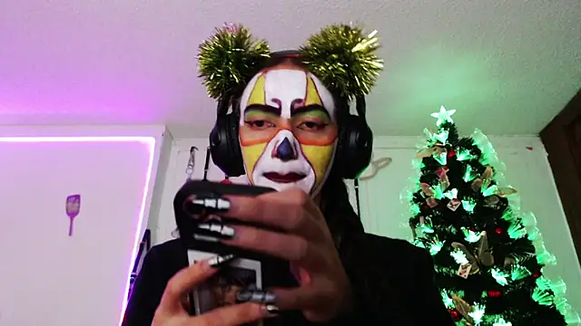 Eloise-brown online show from December 28, 2024, 8:58 pm