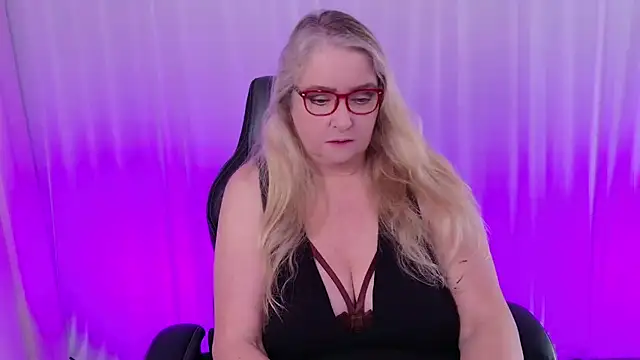 KatDSinclair online show from February 7, 2025, 2:15 pm