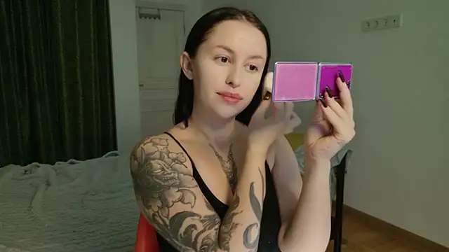 VioletCatt online show from November 14, 2025, 6:45 am