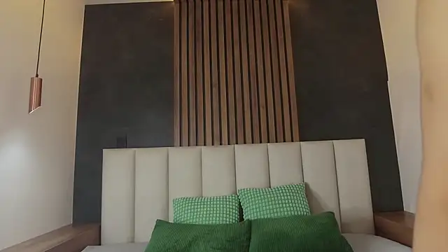 AmyPalmmer online show from October 20, 2025, 11:43 am