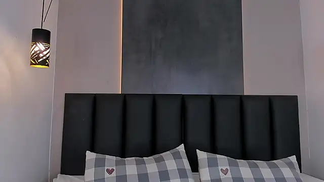 AmyPalmmer online show from November 6, 2025, 11:44 am