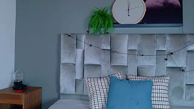 AmyPalmmer online show from January 7, 2026, 11:45 am