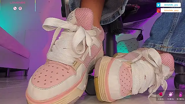 charlotte  grey online show from October 7, 2025, 7:11 pm