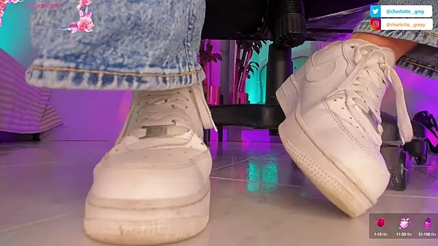 charlotte  grey online show from October 10, 2025, 8:19 pm