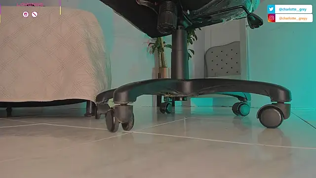 charlotte  grey online show from October 21, 2025, 7:58 pm