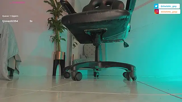 charlotte  grey online show from November 3, 2025, 7:48 pm