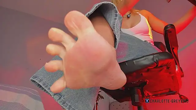 charlotte  grey online show from March 9, 2026, 8:35 pm