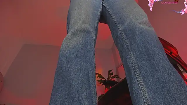 charlotte  grey online show from March 26, 2026, 8:03 pm