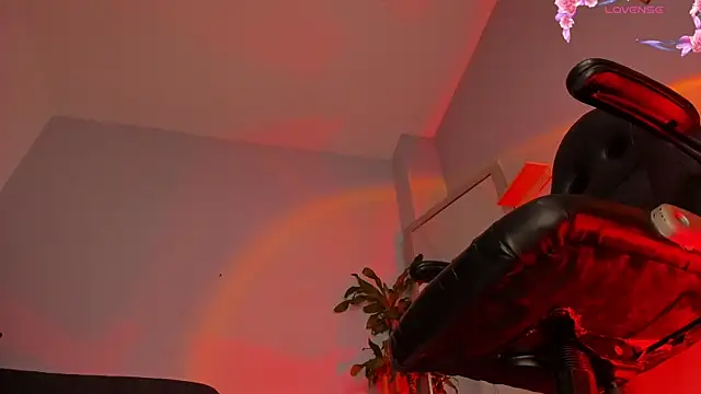 charlotte  grey online show from April 2, 2026, 8:06 pm