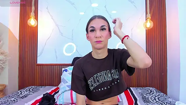 Mia thompson 19 online show from March 25, 2026, 7:09 pm