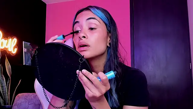 Juanadearco5 online show from October 9, 2025, 3:32 pm