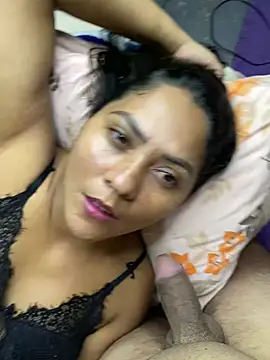 Snapshot of mayemarc chatting on February 13, 2025, 6:48 pm mayemarc online show from February 13, 2025, 6:48 pm