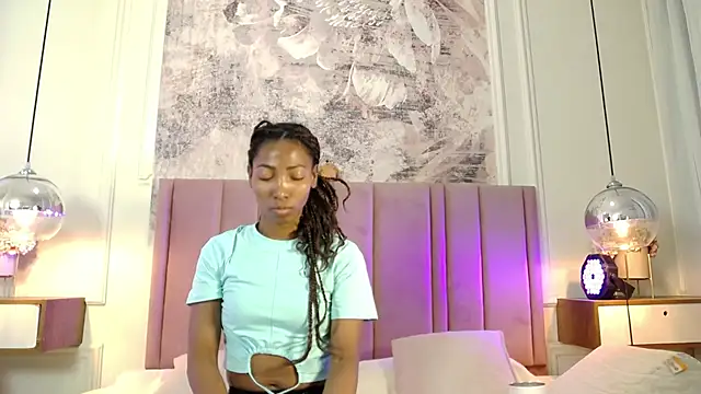 Snapshot of SabrinaDevill chatting on June 30, 2026, 1:23 pm SabrinaDevill online show from June 30, 2026, 1:23 pm