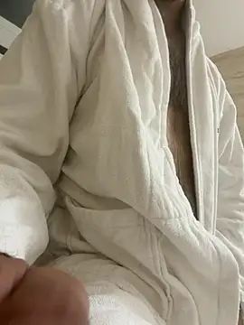 hotisraeli online show from November 8, 2025, 7:23 pm