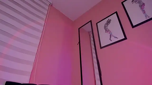Snapshot of SensualJane2 chatting on June 16, 2026, 1:52 am SensualJane2 online show from June 16, 2026, 1:52 am
