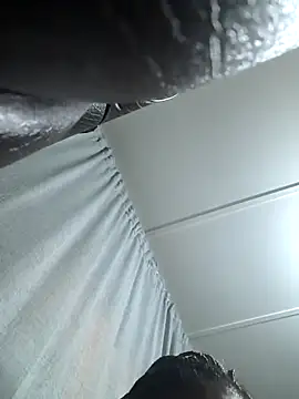 ExclusiveLeexx online show from November 18, 2025, 4:22 pm