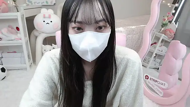 momo room online show from January 12, 2025, 6:06 am