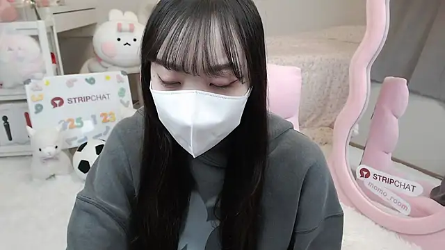 momo room online show from January 23, 2025, 10:11 am