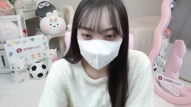 momo room online show from February 2, 2025, 3:32 am