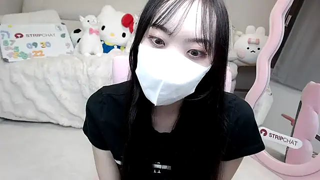 momo room online show from September 30, 2025, 10:31 am