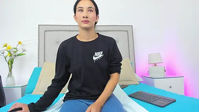 Cataleyalove ADY online show from April 10, 2026, 8:13 pm