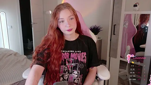 cinnabon girls online show from October 28, 2025, 7:16 pm