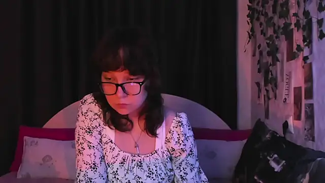 dreamgirllovee online show from September 21, 2025, 8:21 pm